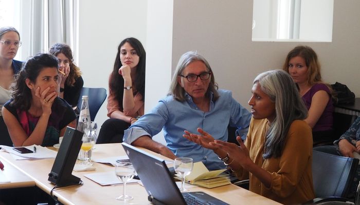Subhashini Kaligotla presenting her paper “Graphic Sense & the Medieval Indian Temple Maker”. (photo: Pilar Caballero Álvarez)