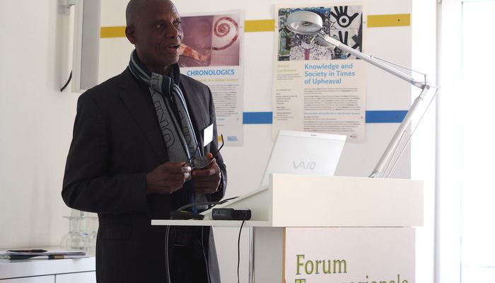 John Agberia (University of Port Harcourt) on “Teaching Art History in Nigeria”. (photo: Helene Bongers)