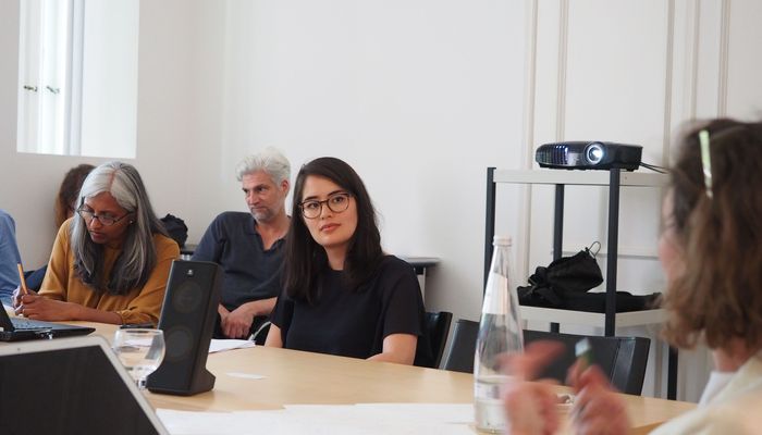 Lucy Jarman and Hannah Baader discussing Jarman's paper “In Contact: A Late Medieval Ivory Scallop and its Uses”. (photo: Pilar Caballero Álvarez)