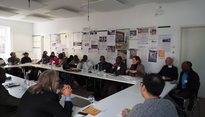 Meet up and discussion of the workshop’s participants and the Art Histories Fellows 2018/19. (photo: Helene Bongers)